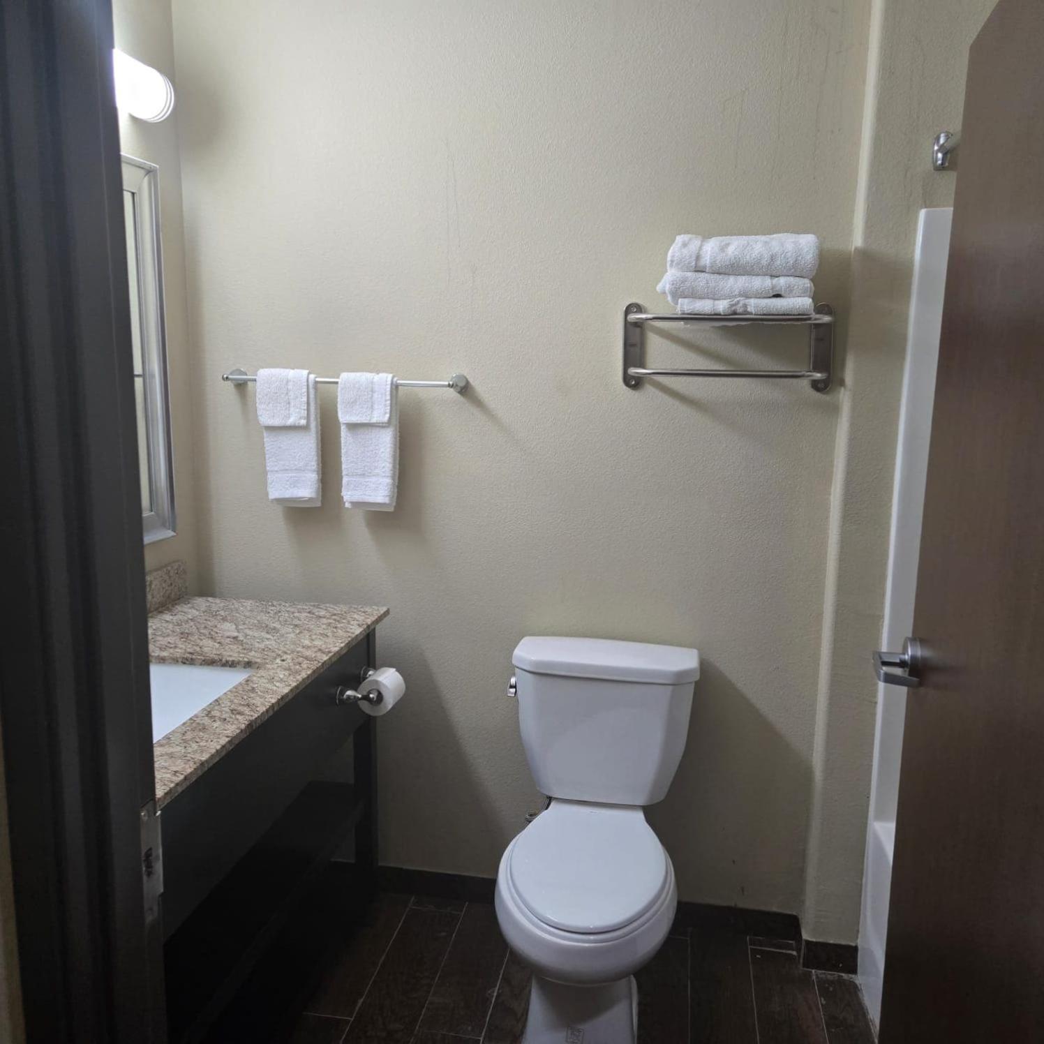 Karnes City Lodge Экстерьер фото