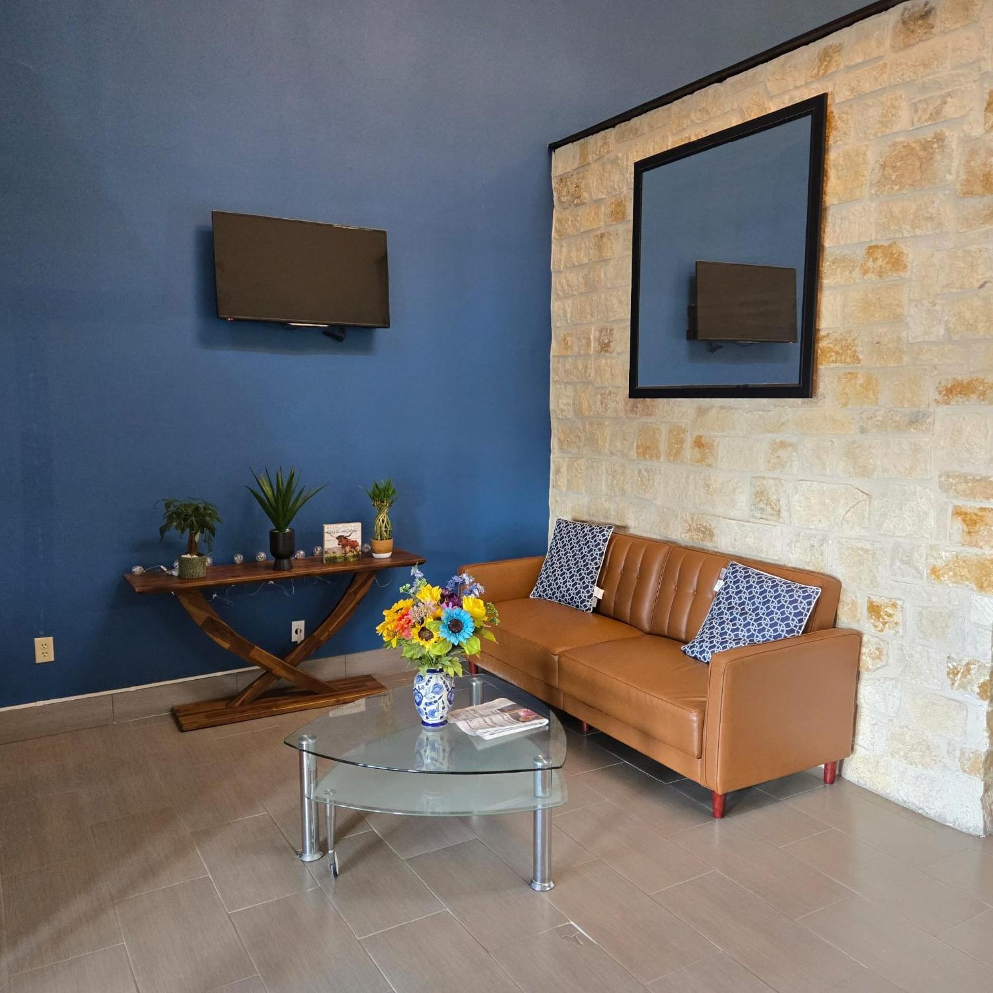 Karnes City Lodge Экстерьер фото